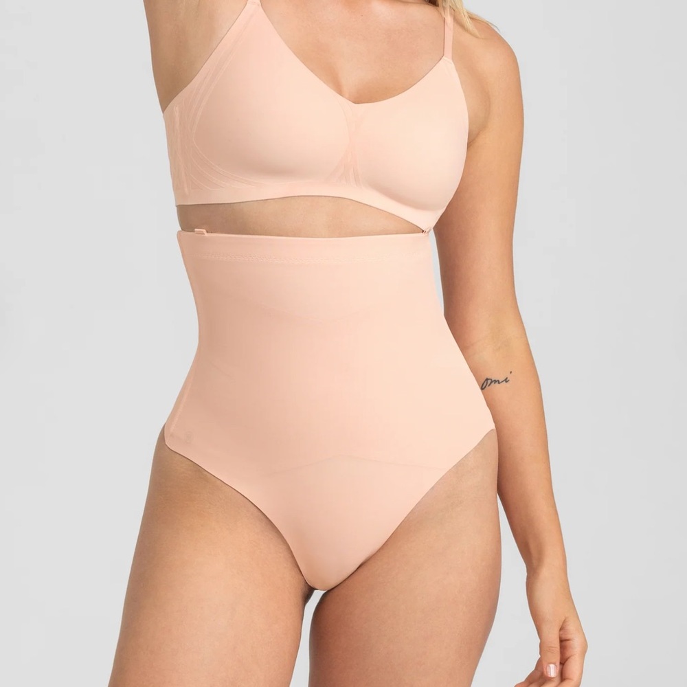 HONEYLOVE Superpower Runway Thong Shapewear Panty 1X NEW‎ Smoothing Event Party